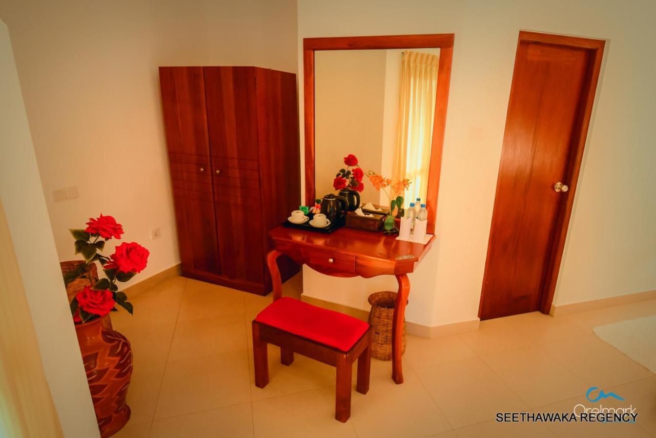 Seethawaka Regency Avissawella Exterior photo